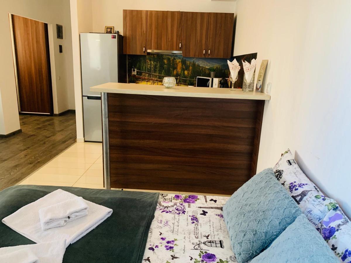 Seasons Holiday Studio Apartment *